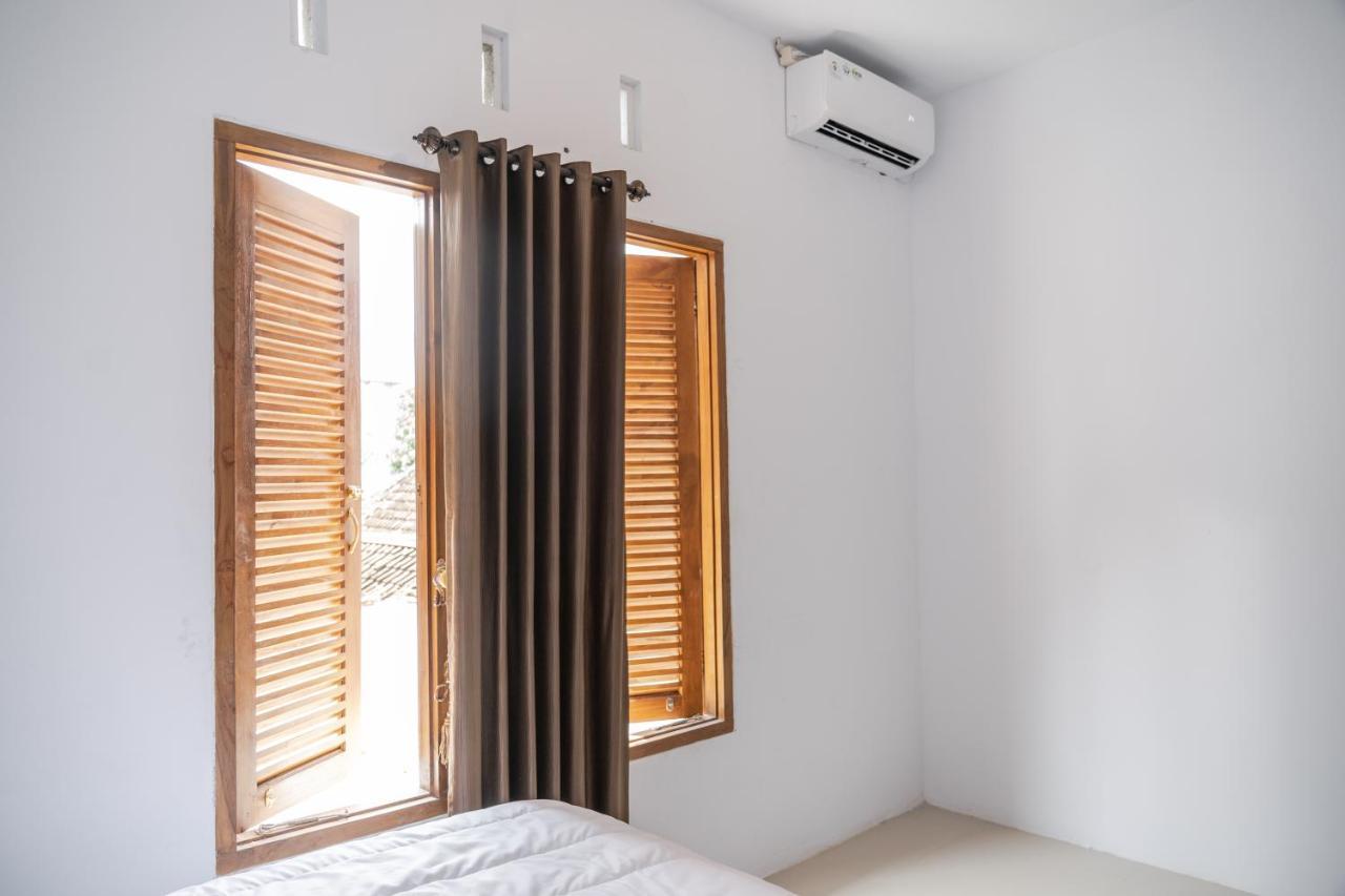 Azalia Homestay Yogyakarta Exteriör bild
