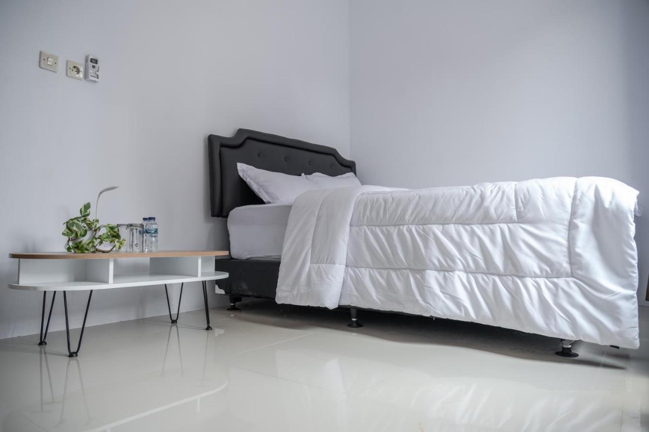 Azalia Homestay Yogyakarta Exteriör bild