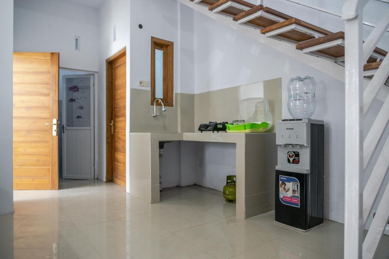 Azalia Homestay Yogyakarta Exteriör bild