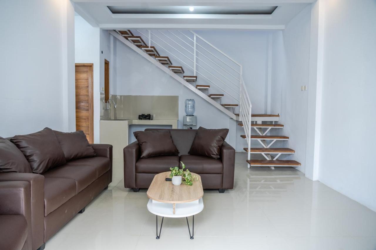 Azalia Homestay Yogyakarta Exteriör bild